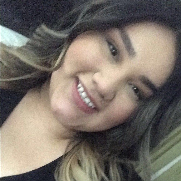 Meet your Posher, Karina - Picture 1 of 1